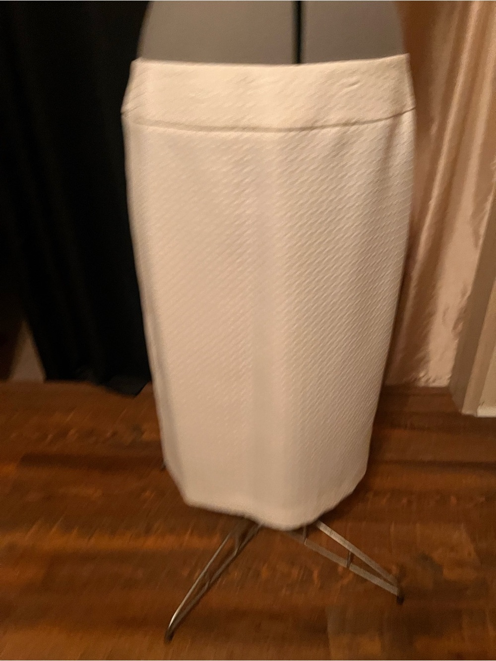 Black label Classic Textured White Pencil Skirt